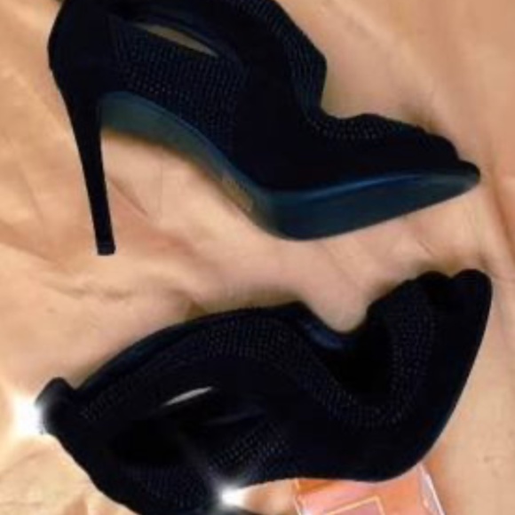 High heels - Picture 2 of 3